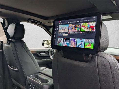 Used 2025 GMC Yukon XL Denali w/ Denali Reserve Package image 21