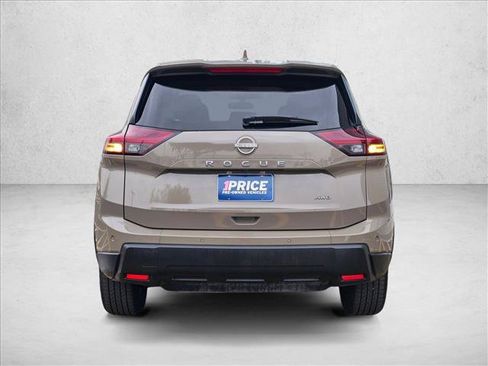 Used 2025 Nissan Rogue SV AWD/4WD image 7