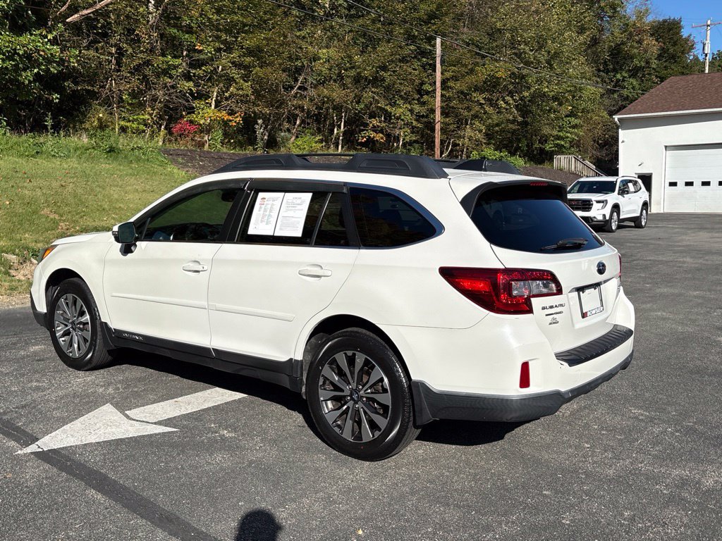 Used 2016 Subaru Outback 2.5i Limited AWD/4WD image 3