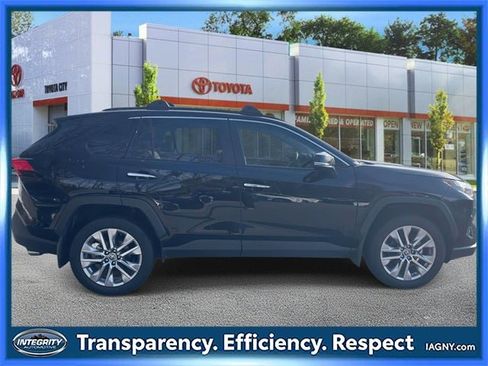 Used 2024 Toyota RAV4 Limited image 5
