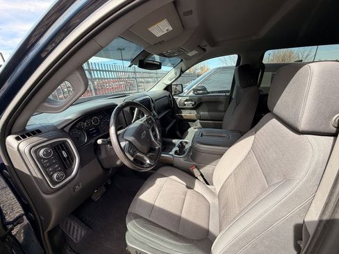 Used 2019 Chevrolet Silverado 1500 LT Trail Boss image 3