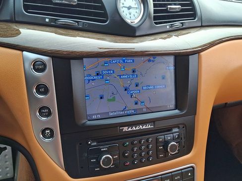 Used 2015 Maserati GranTurismo Sport RWD image 17