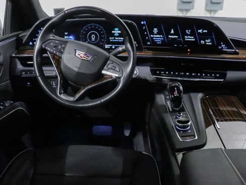 Used 2022 Cadillac Escalade ESV Premium Luxury image 30