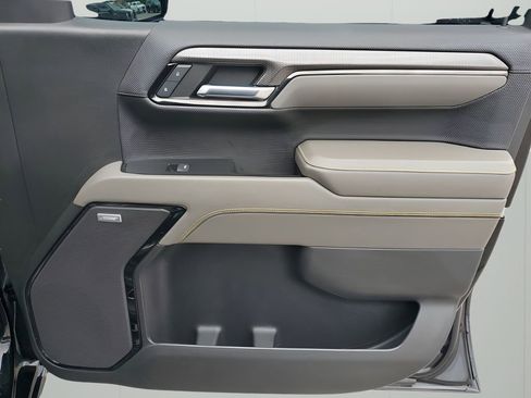 Used 2023 Chevrolet Silverado 1500 ZR2 w/ Technology Package image 13