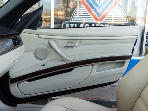 Used 2009 BMW 328i Convertible image 40