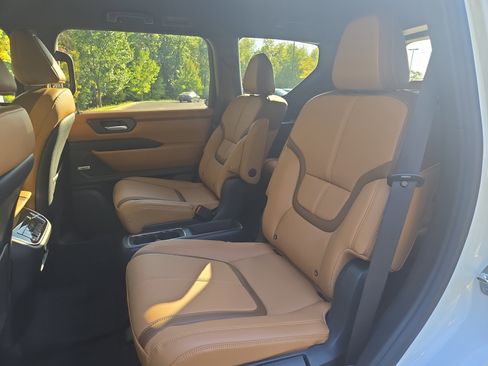 New 2026 Nissan Armada SL w/ Captain's Chari Seat Package image 16