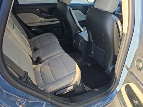 New 2026 Lincoln Corsair Reserve image 11