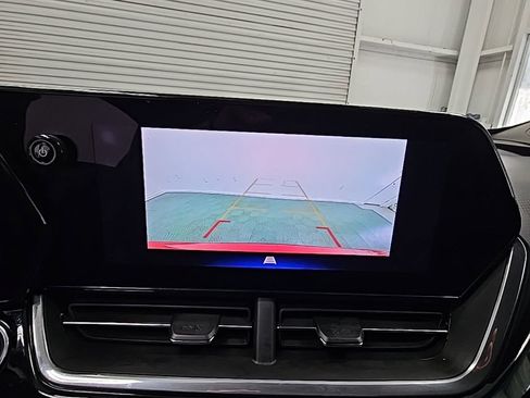 Used 2024 Chevrolet Trax ACTIV w/ Driver Confidence Package image 18