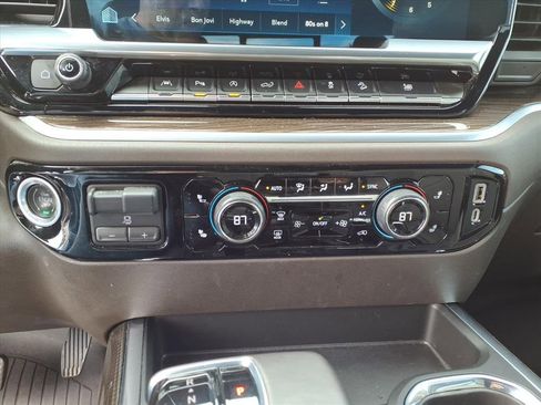 Used 2023 Chevrolet Silverado 1500 LT image 24