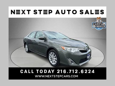 Used 2014 Toyota Camry XLE w/ Moonroof Package FWD image 1