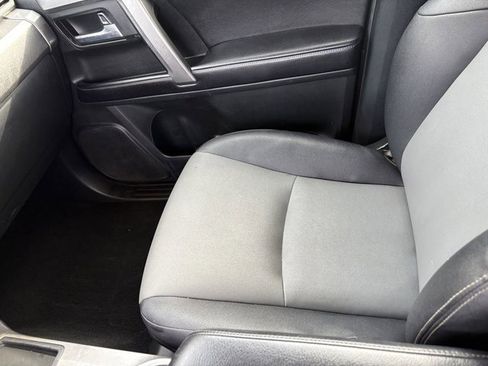 Used 2016 Toyota 4Runner SR5 Premium image 18