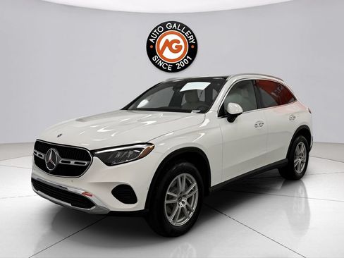Used 2023 Mercedes-Benz GLC 300 4MATIC image 3