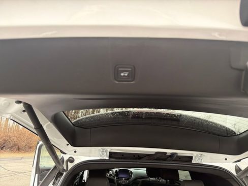 Used 2023 Chevrolet Traverse LT image 37