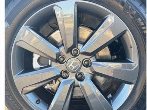 Certified 2025 Honda Pilot Sport image 21