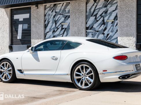 Used 2022 Bentley Continental GT image 10
