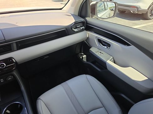 Certified 2025 Honda Pilot EX-L image 11