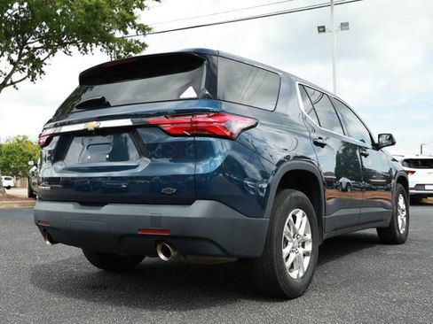 Used 2023 Chevrolet Traverse LS FWD image 5