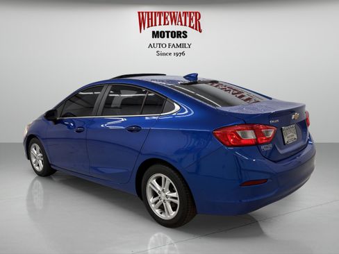 Used 2016 Chevrolet Cruze LT w/ Sun And Sound Package FWD image 2