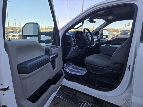 Used 2020 Ford F350 XLT w/ XLT Value Package image 11
