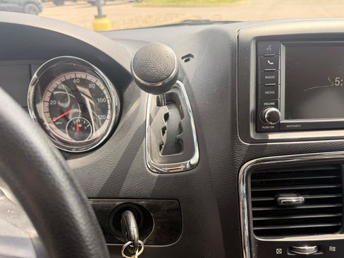 Used 2017 Dodge Grand Caravan SE w/ Power Window Group FWD image 19