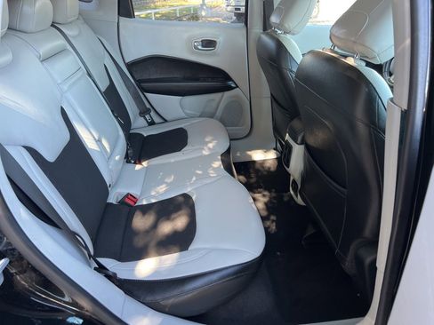 Used 2018 Jeep Compass Latitude w/ Popular Equipment Group image 14