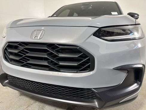 Certified 2025 Honda HR-V Sport image 27