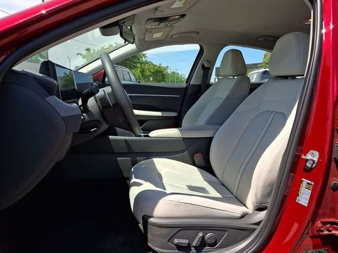 Used 2025 Hyundai Sonata SEL FWD image 12