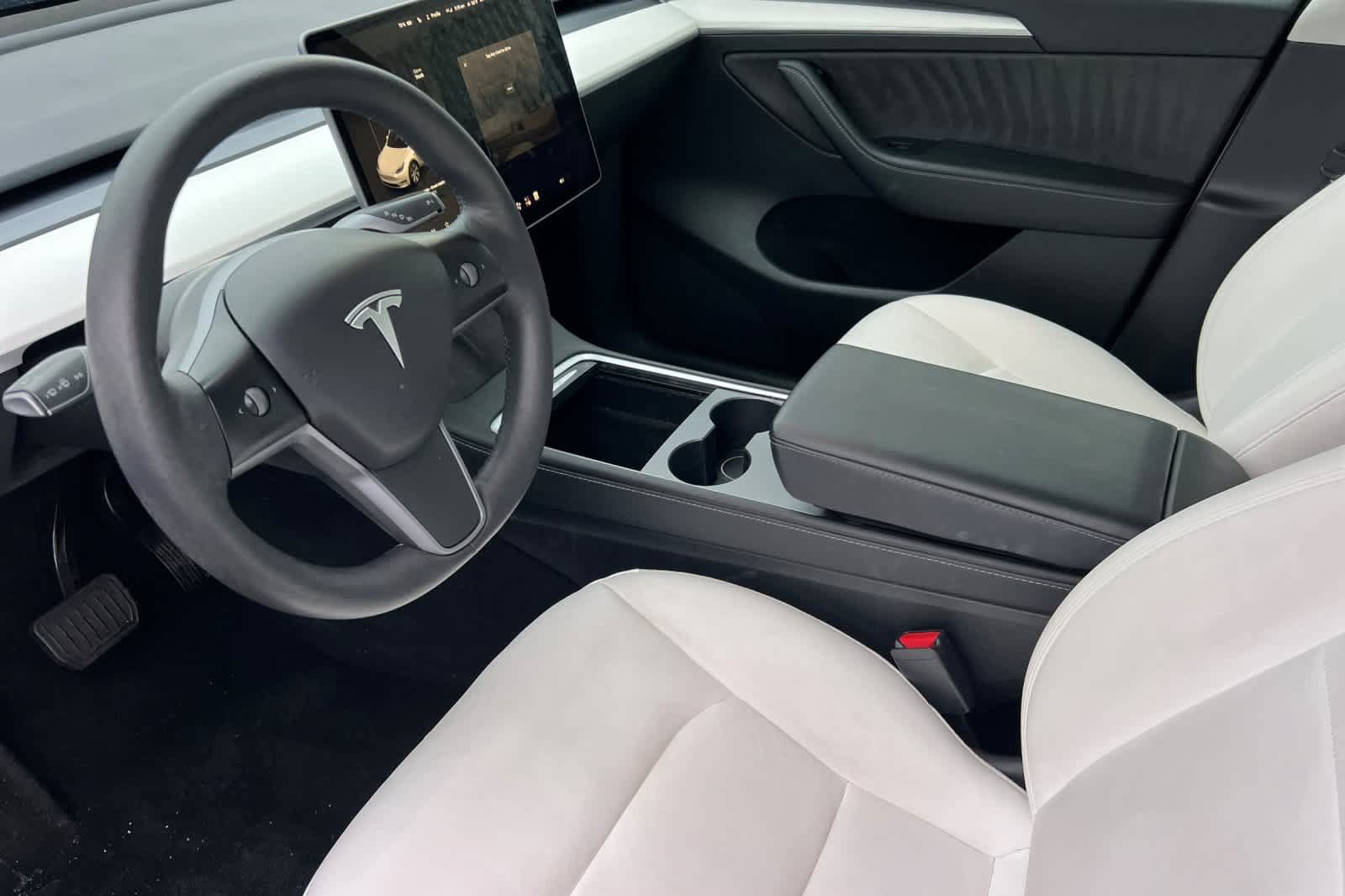 Used 2022 Tesla Model Y Long Range AWD/4WD image 9
