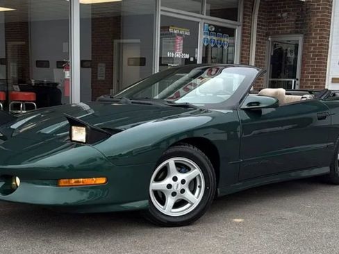 Used 1996 Pontiac Firebird Trans Am image 2