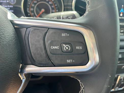 Used 2023 Jeep Gladiator Overland w/ Popular Equipment Package AWD/4WD image 19