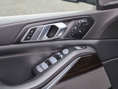 Used 2023 BMW X7 xDrive40i image 17