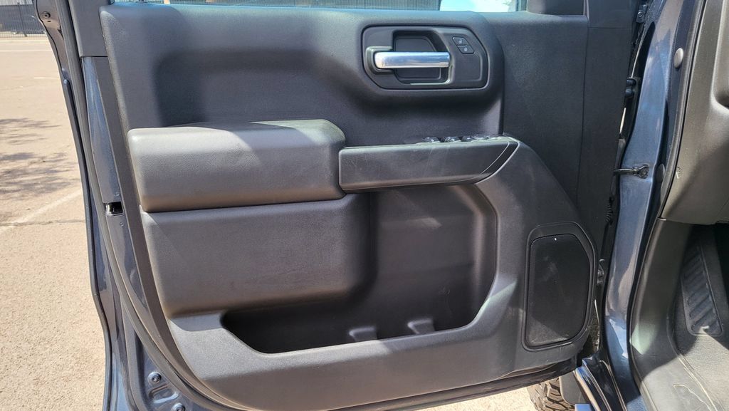 Used 2021 Chevrolet Silverado 1500 Custom Trail Boss w/ LPO, Dark Essentials Package AWD/4WD image 25