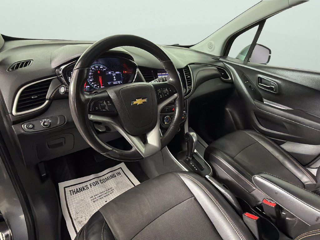 Used 2020 Chevrolet Trax LT w/ LT Convenience Package FWD image 18