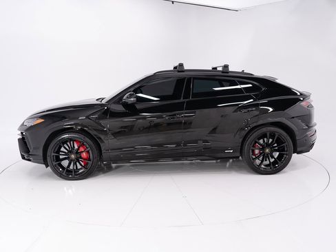 Used 2023 Lamborghini Urus S image 2