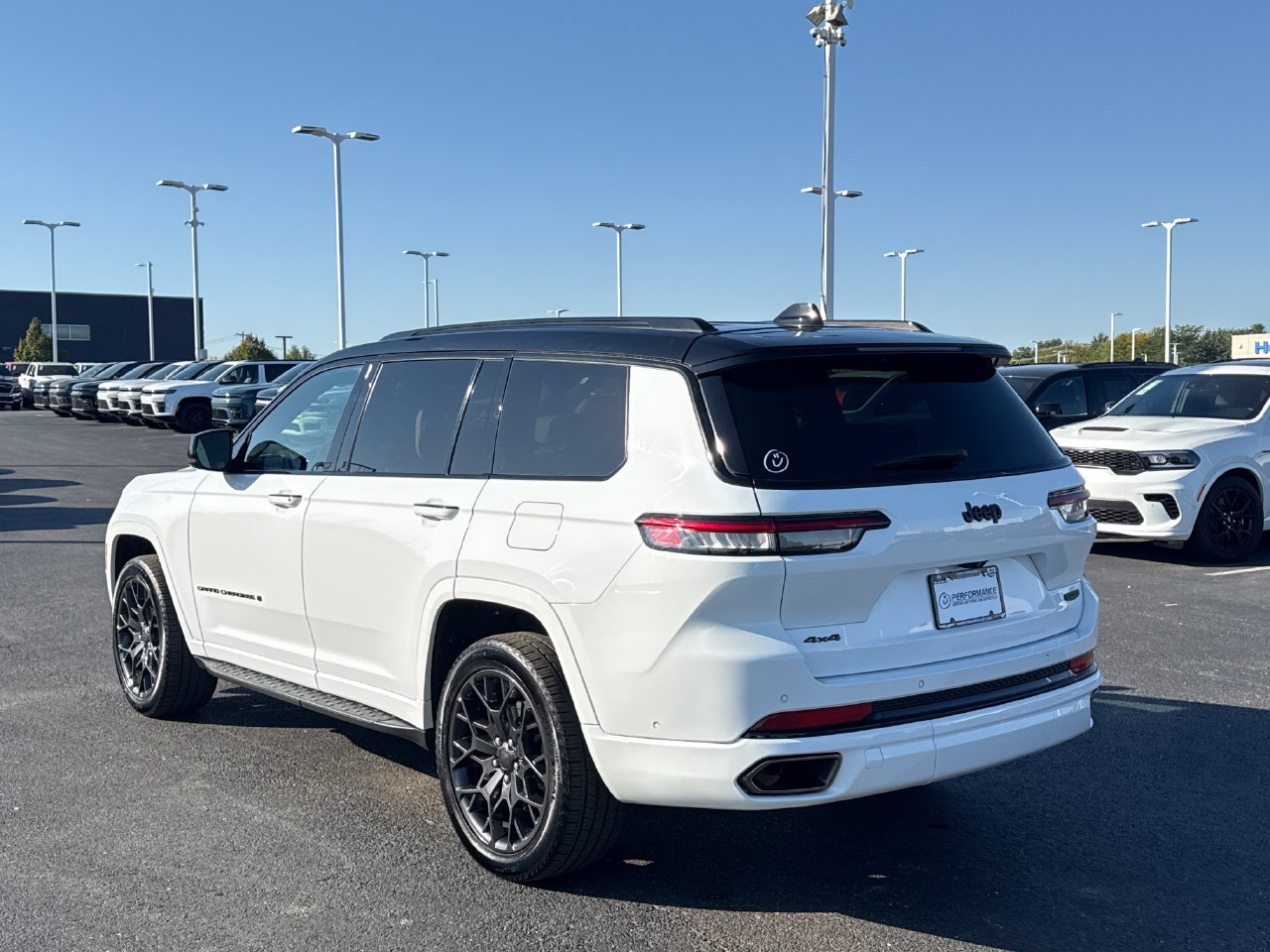 Certified 2025 Jeep Grand Cherokee L Summit w/ Obsidian Package AWD/4WD image 5