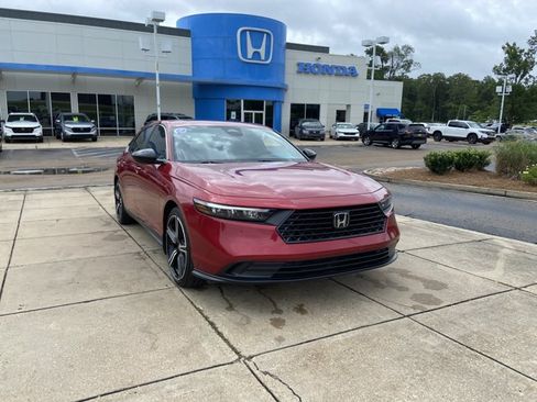 Used 2023 Honda Accord Sport image 2