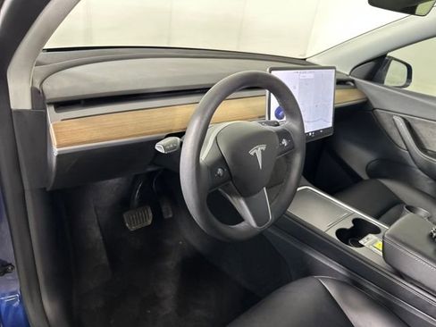 Used 2021 Tesla Model Y Long Range image 13