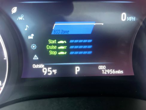 Used 2024 Toyota Sienna Platinum FWD image 15