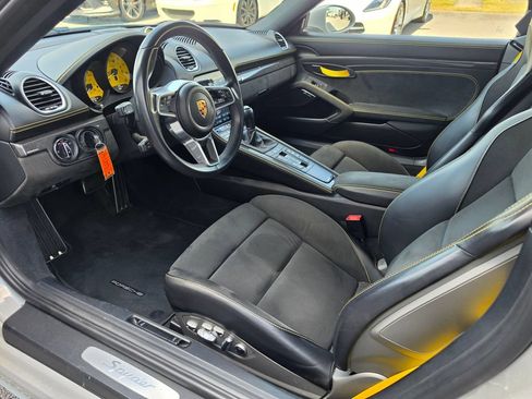 Used 2021 Porsche 718 Boxster Spyder RWD image 20