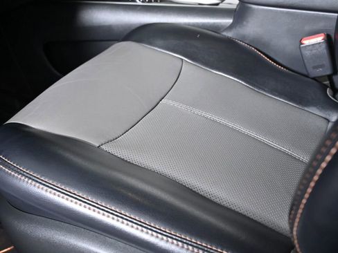 Used 2019 Nissan Pathfinder SL image 27