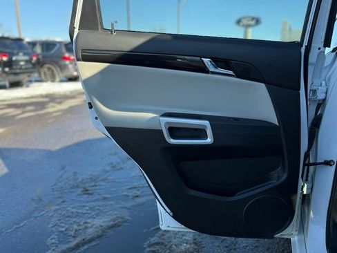 Used 2015 Chevrolet Captiva Sport LTZ image 9