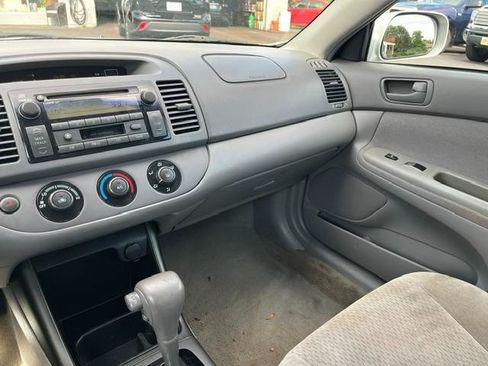 Used 2004 Toyota Camry LE FWD image 6