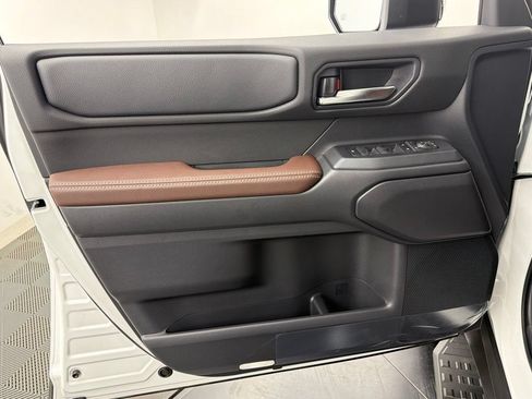 Used 2027 Toyota Land Cruiser AWD/4WD image 19