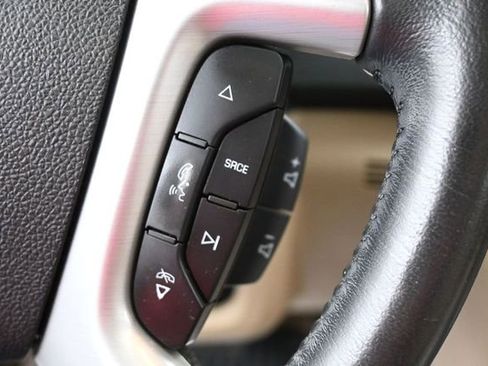 Used 2012 GMC Acadia SLT AWD/4WD image 16