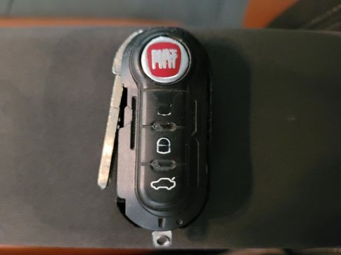 Used 2016 FIAT 500L Trekking FWD image 32