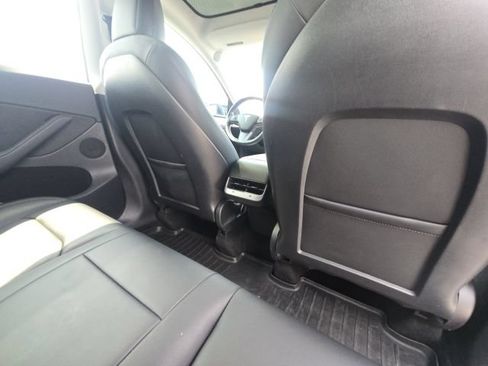 Used 2022 Tesla Model Y Performance AWD/4WD image 12