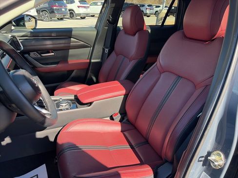 Used 2025 MAZDA CX-50 AWD 2.5 Hybrid w/ Premium Pkg image 23