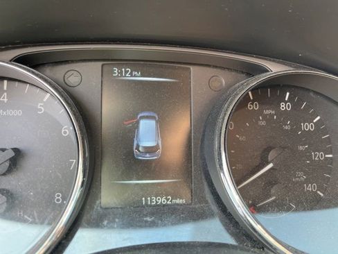 Used 2017 Nissan Rogue S AWD/4WD image 6