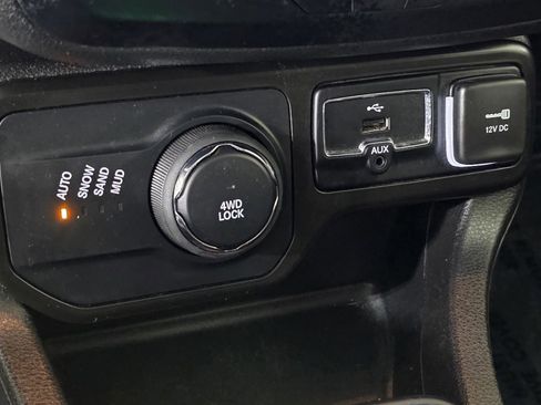 Used 2023 Jeep Renegade Latitude image 29