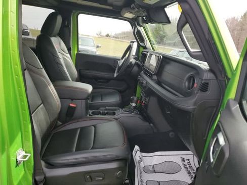 Used 2025 Jeep Wrangler Unlimited Rubicon AWD/4WD image 24